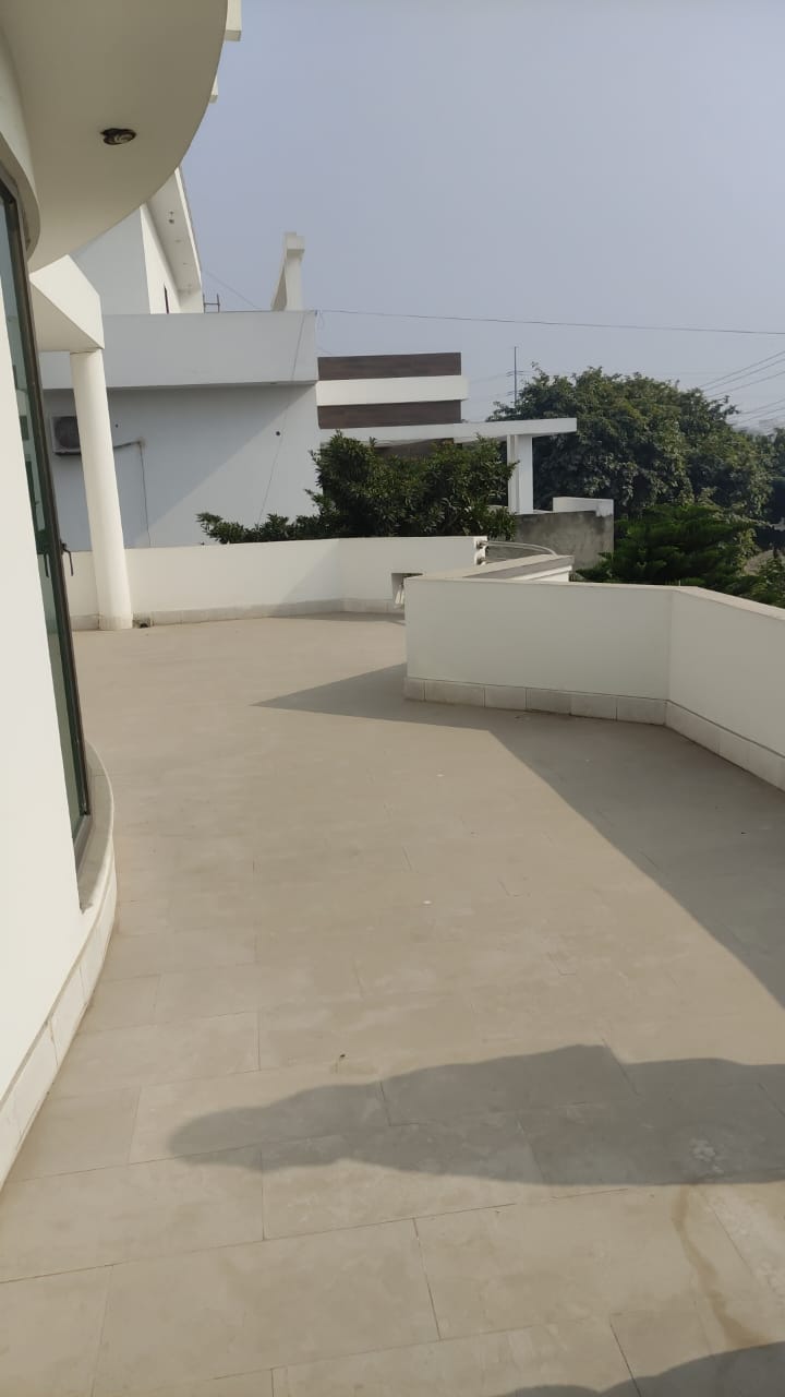 Open roof terrace